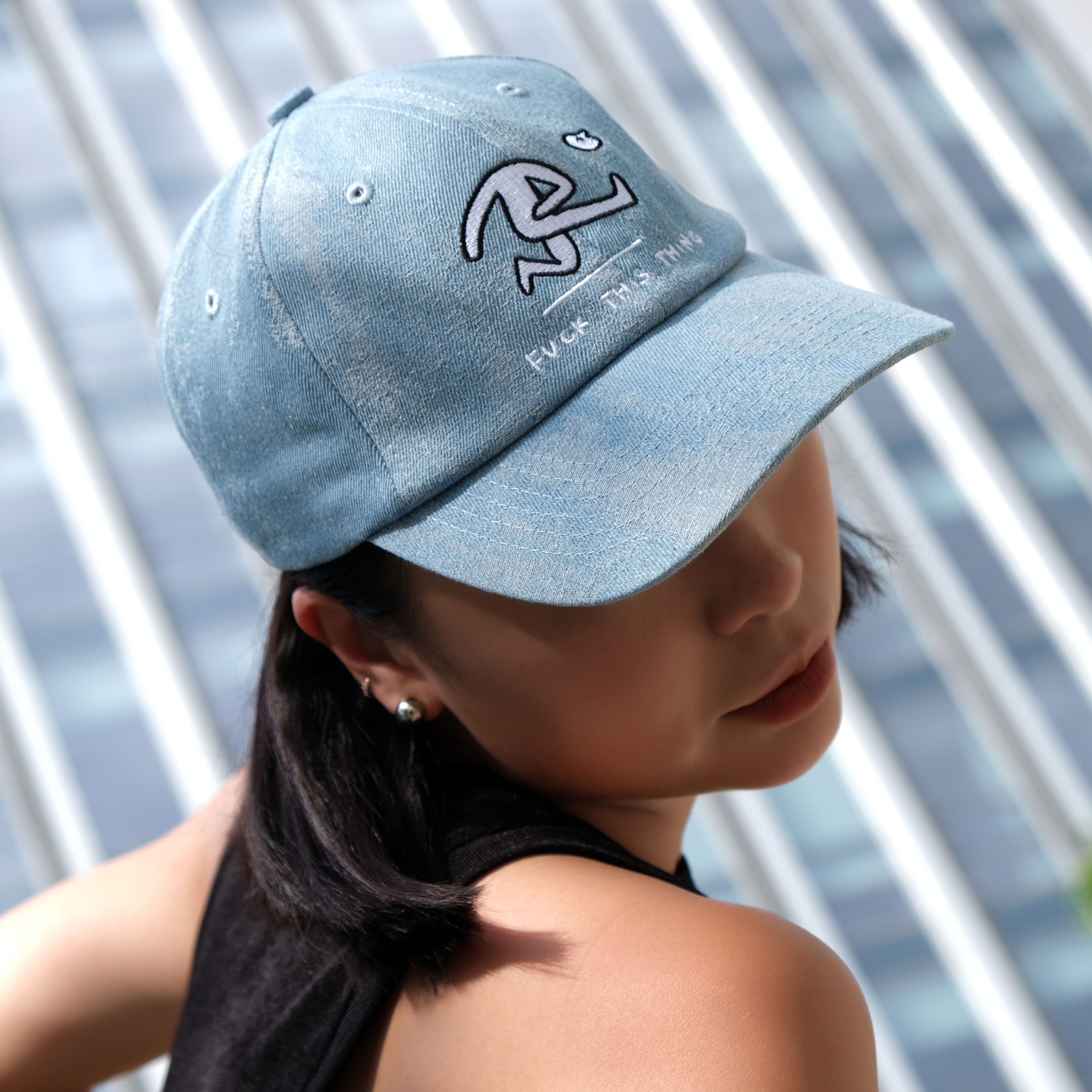 Mũ lưỡi trai làm từ vải jean xanh phá cách